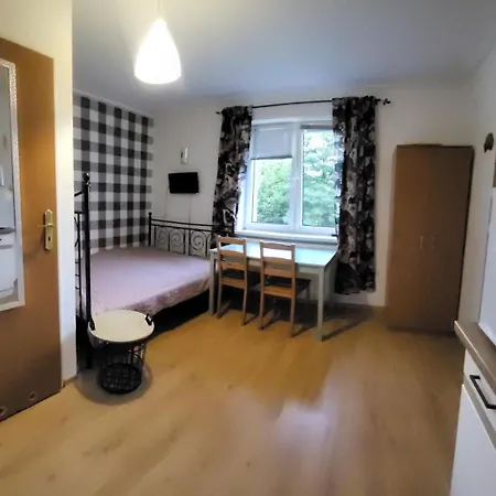 Skalskiego 7 *